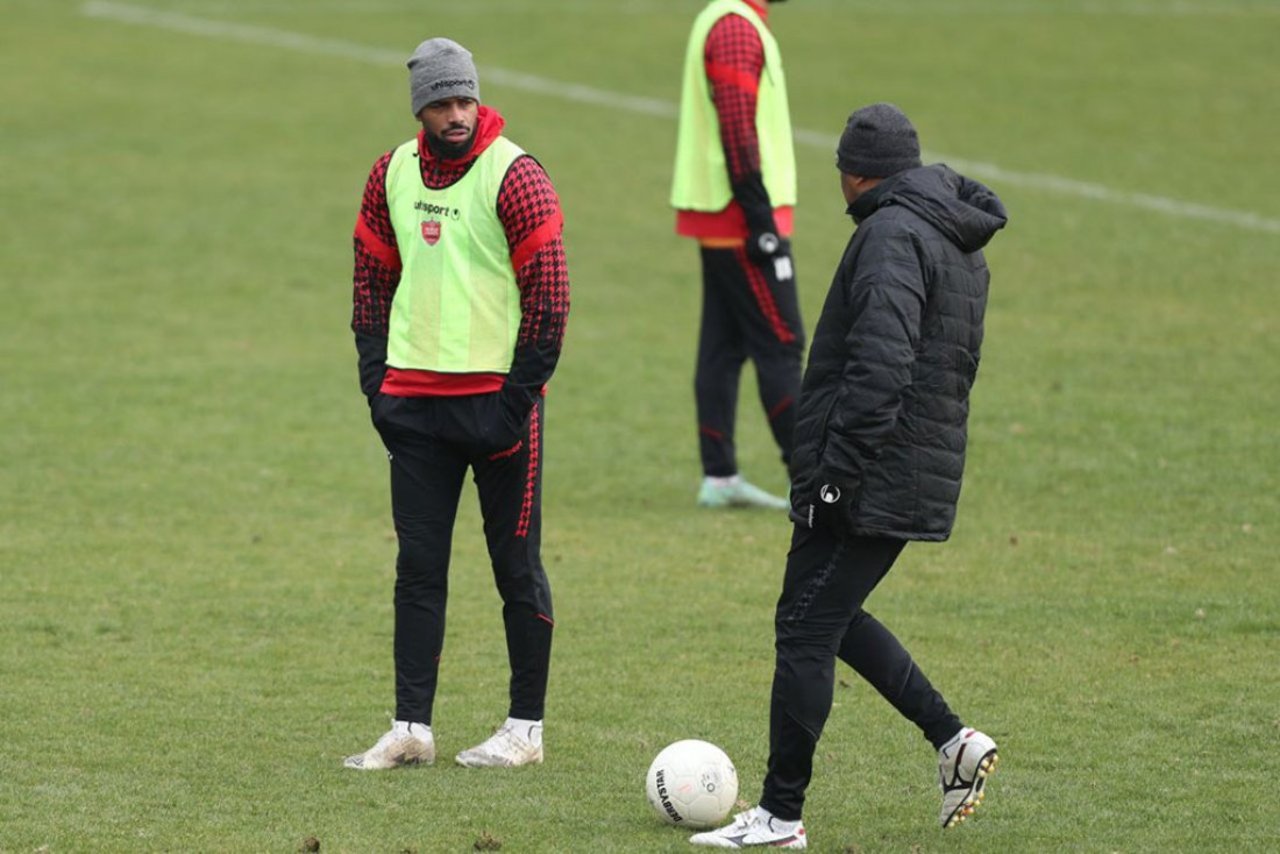 لوکادیا کلاه پرسپولیس را برداشت؟