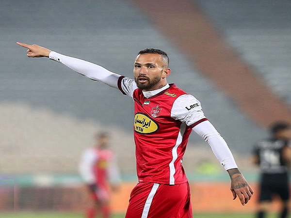 مهاجم گران قیمت پرسپولیس دربی را از دست داد