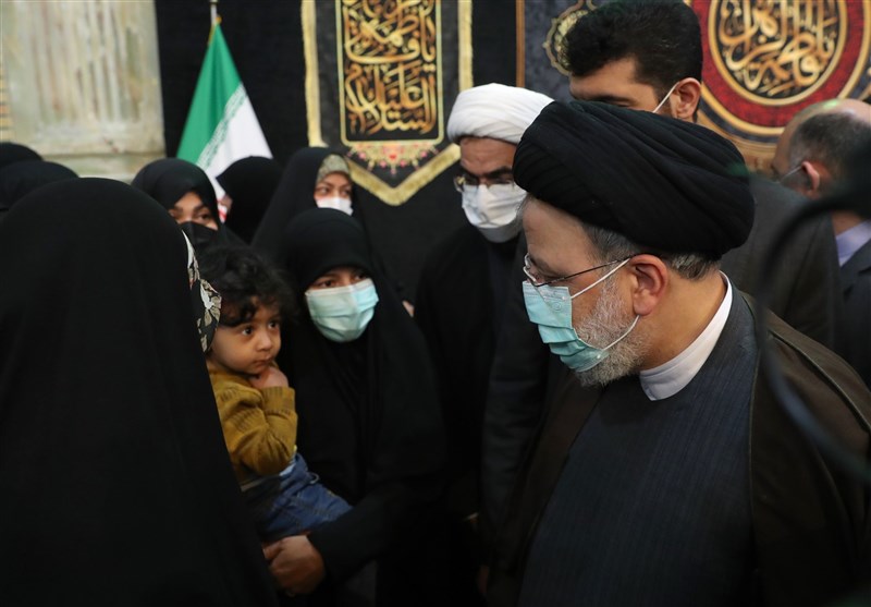 دیدار صمیمانه رئیسی با خانواده شهدای دفاع مقدس و مدافع حرم 