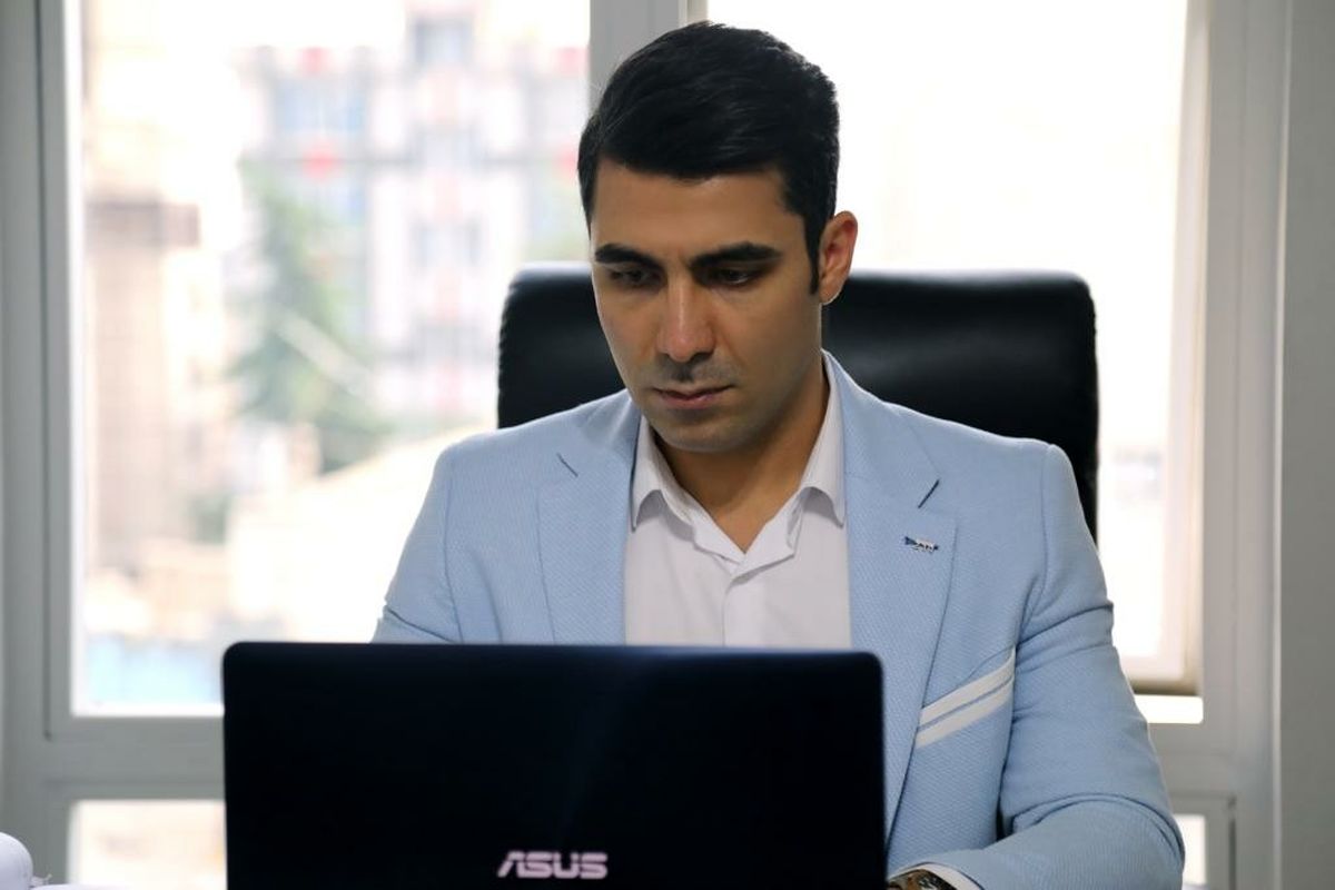 ساخت کسب و کار اینترنتی در 10 دقیقه توسط احمد کلاته

