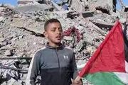 اهتزاز پرچم فلسطین بر ویرانه‌های غزه/فیلم