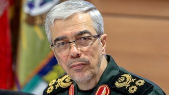 دانشجو نباید دچار سیاست‌زدگی و حزب‌گرایی شود