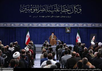 دیدار دست‌اندرکاران برگزاری کنگره ملی شهدای استان لرستان با رهبر معظم انقلاب/گزارش تصویری