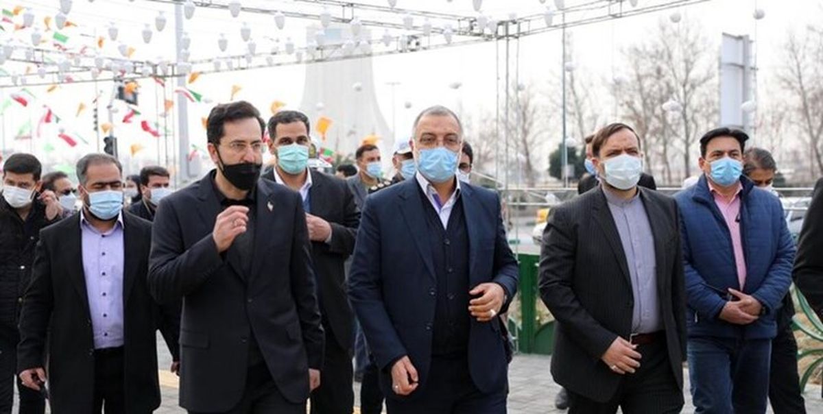 بازدید شهردار تهران از اتوبوس برقی