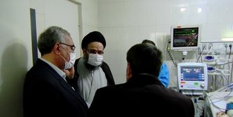 عیادت وزیر بهداشت از آیت‌الله علوی‌گرگانی از طرف رهبر انقلاب