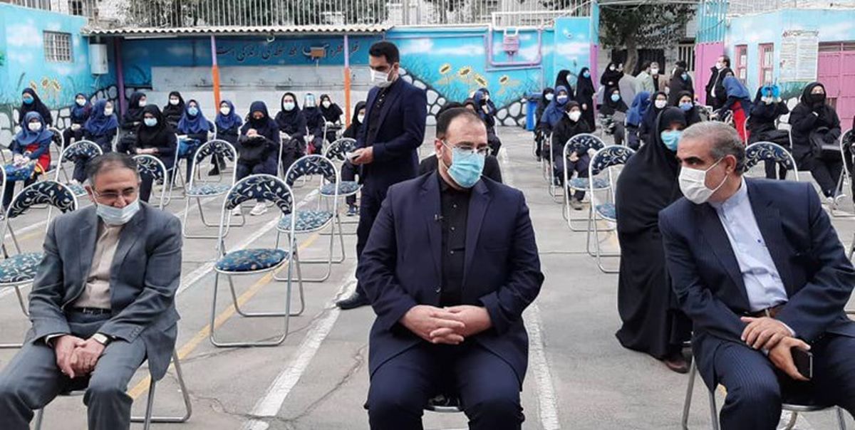 سنگ بنای توسعه و ترقی کشور از مدارس شروع می‌شود