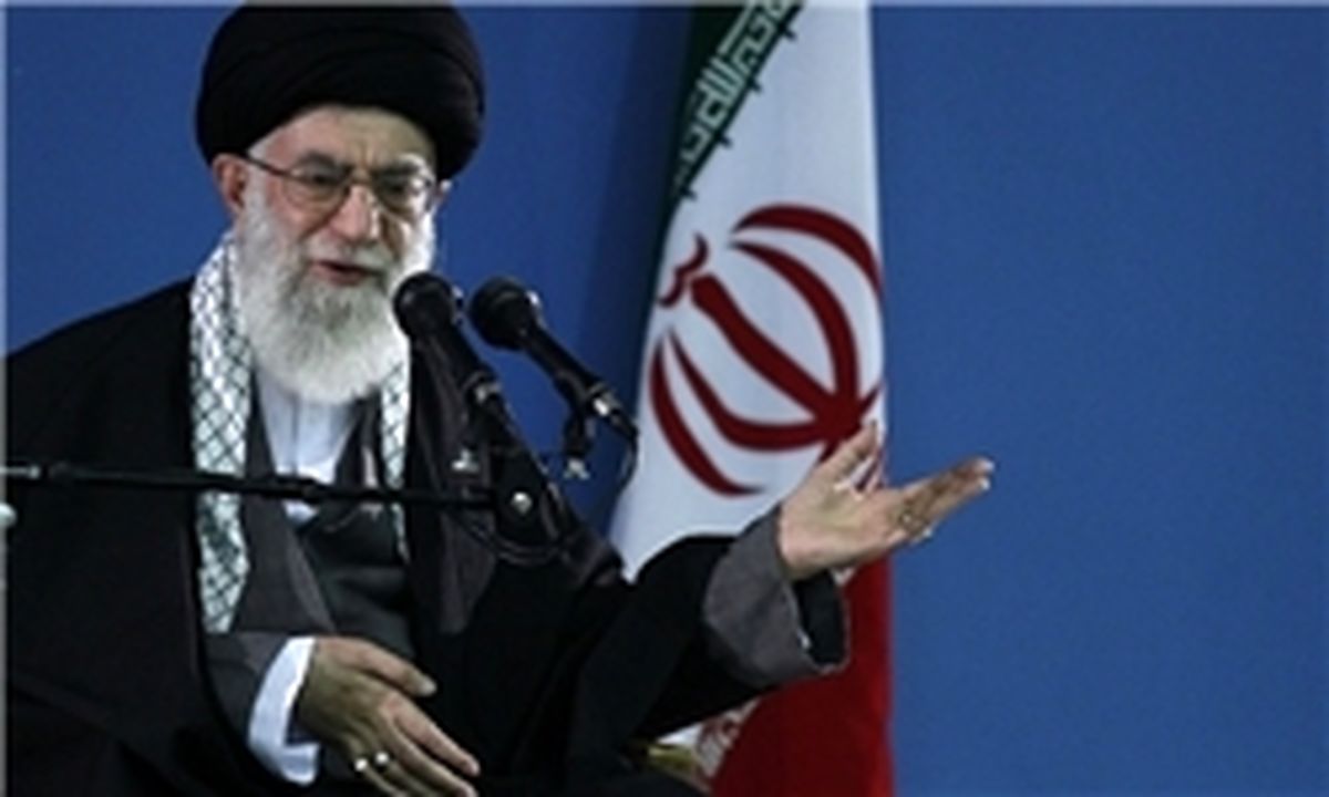 دست چدنی و دستکش مخملی آینه رفتار متناقض غرب