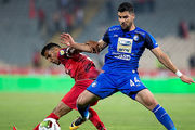 مدافع استقلال سرخپوش شد!
