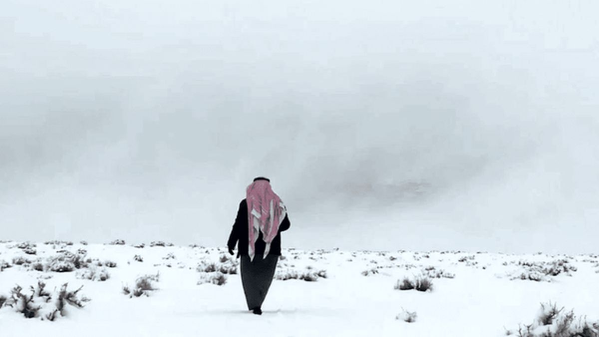 برف‌بازی سعودی‌ها در عربستان+فیلم