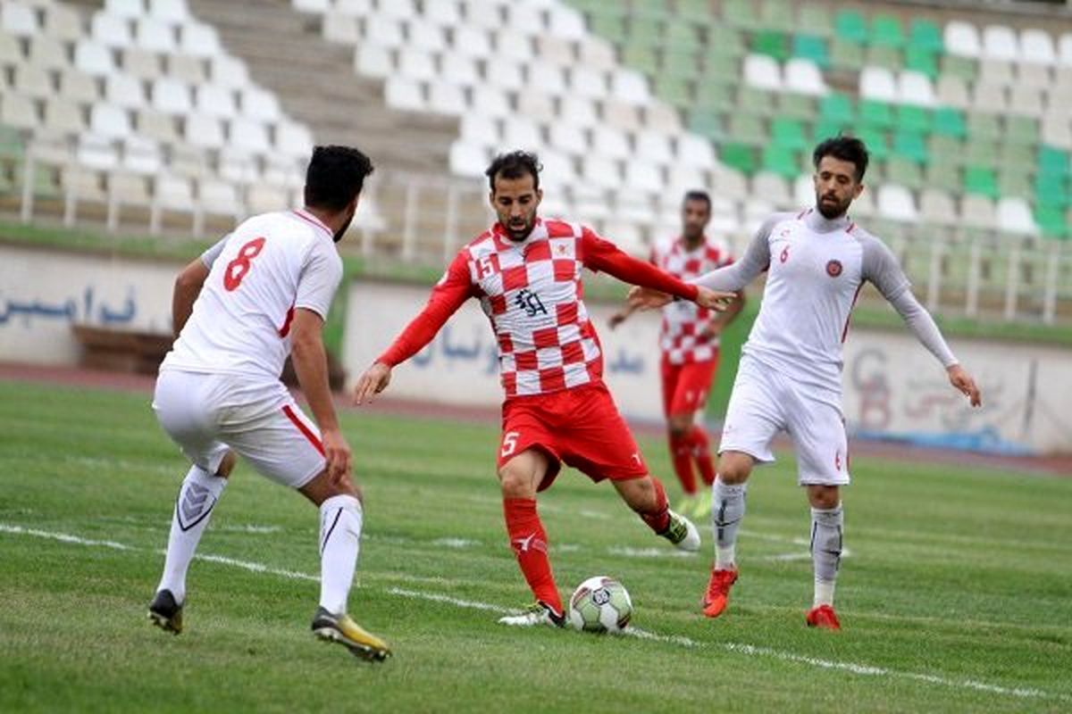 فشردگی در صدر جدول بعد از توقف سرخ پوشان