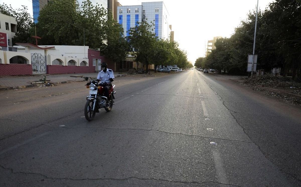 تمدید منع آمد و شد در سودان 

