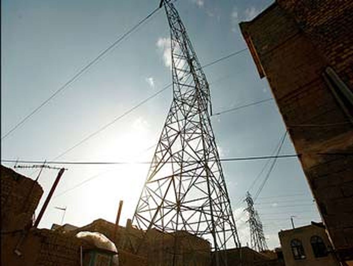 آسیب های دکلهای برق فشارقوی