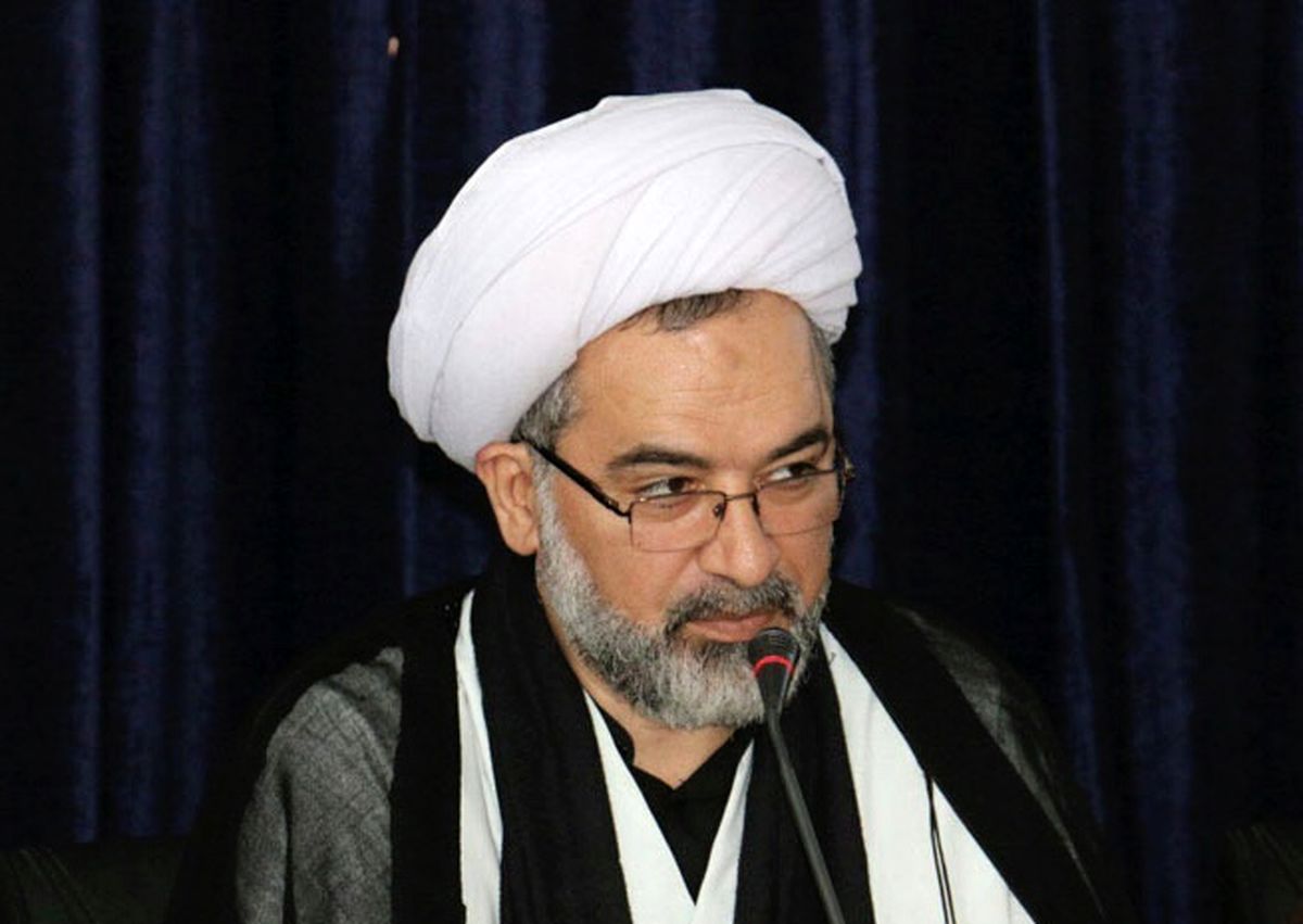بیل‌زنی امام جمعه اردبیل برای زیبایی شهر +عکس
