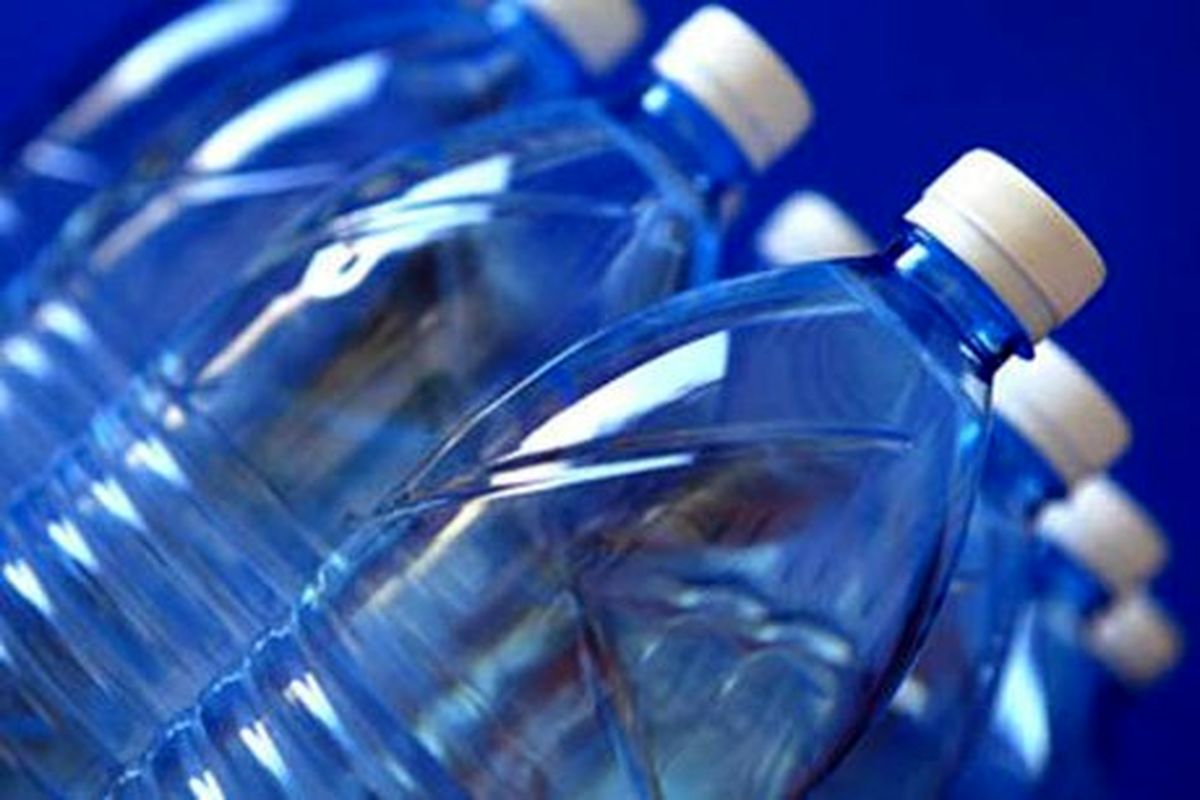 بطری‌های آب معدنی را زیر آفتاب نگذارید
