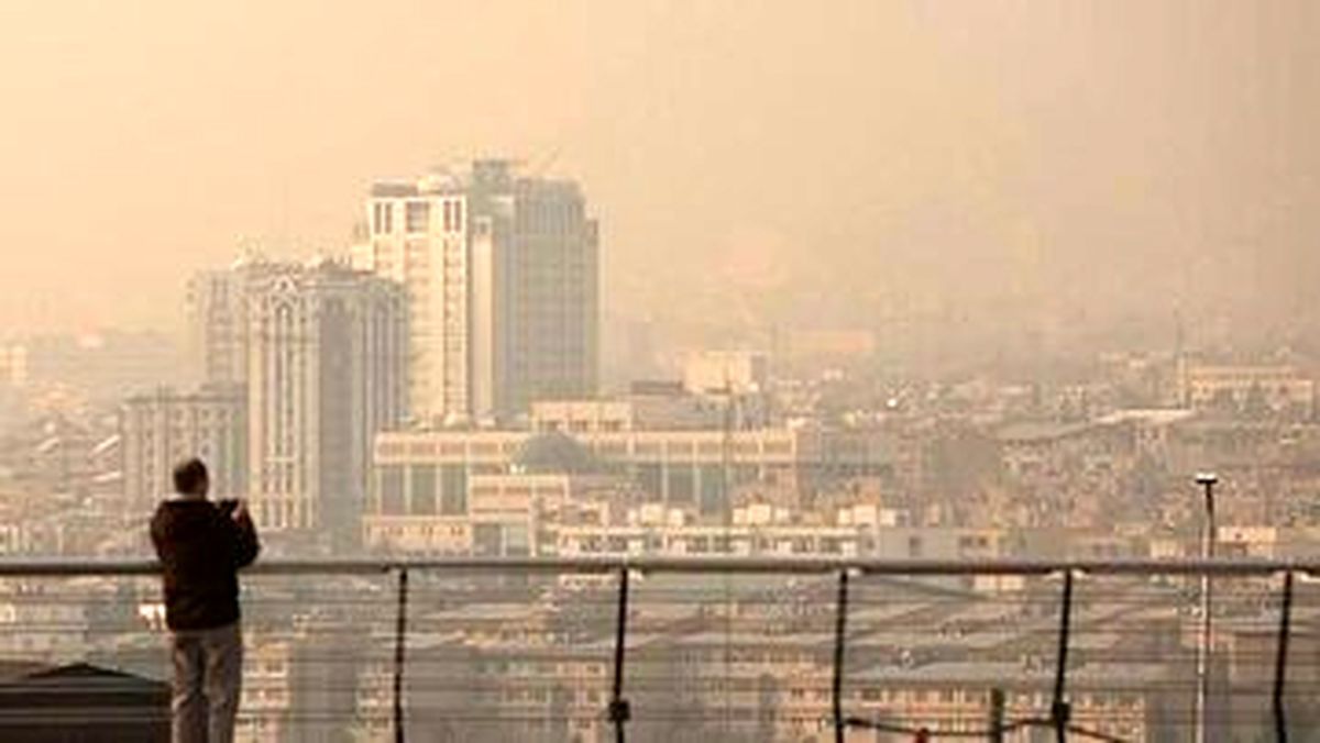  عبور اشیاء ناشناس از آسمان تهران+عکس