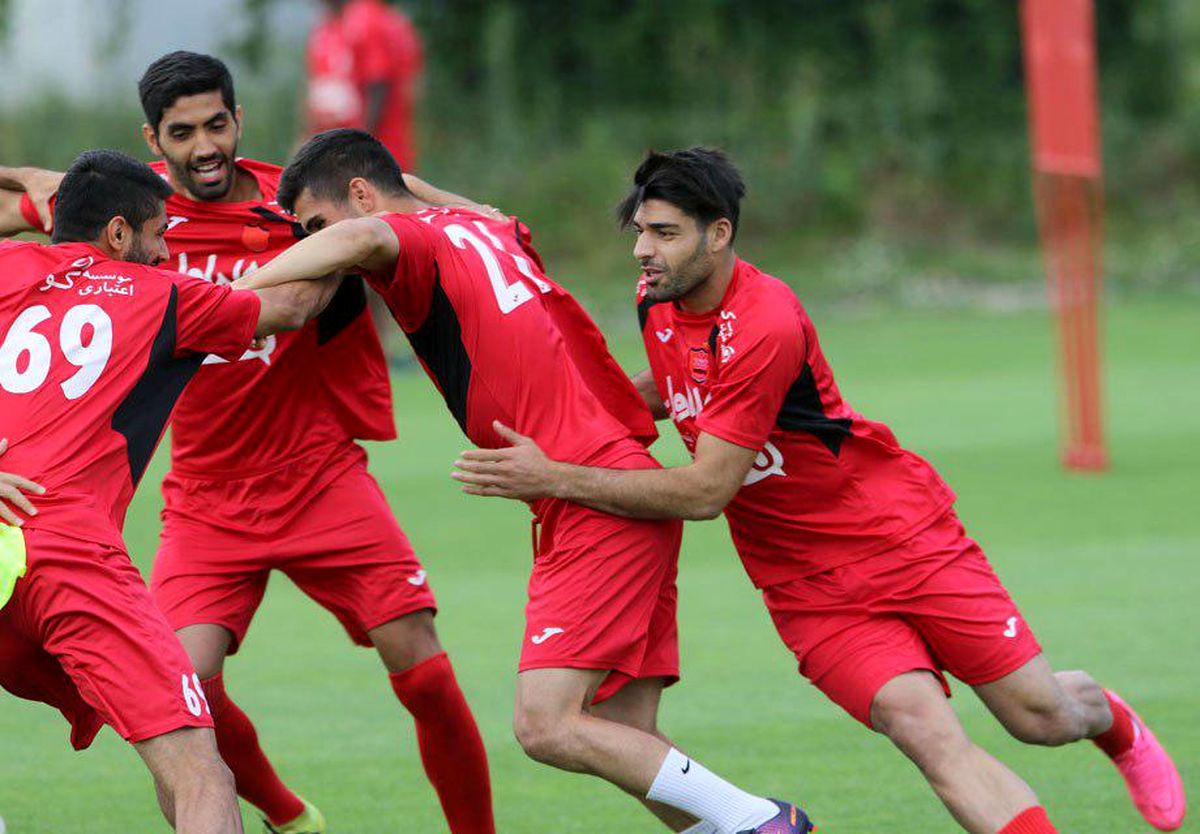 "زو" و "فوتبال آمریکایی" در تمرینات پرسپولیس+تصاویر