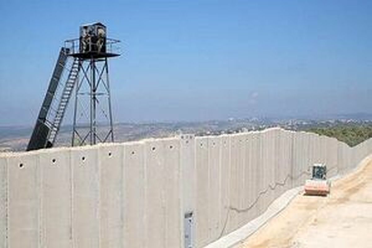دکل بلند حزب الله در مرزهای لبنان