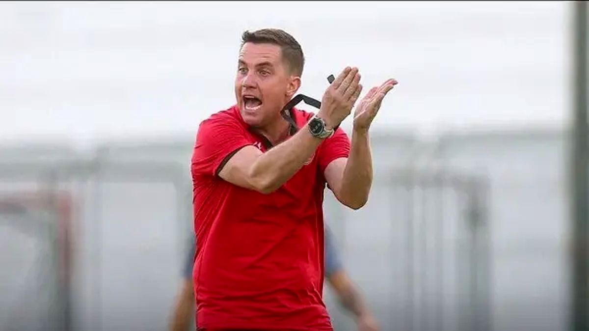 لغو نشست‌ خبری سرمربی پرسپولیس جنجالی شد