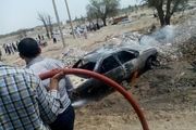 آتش گرفتن ناگهانی خودروی پژو در ریگان+تصاویر