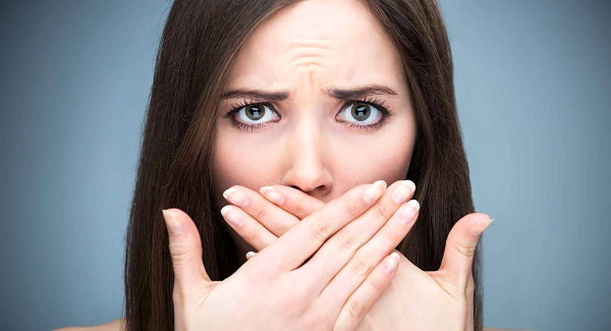 علت بوی بد دهان چیست؟