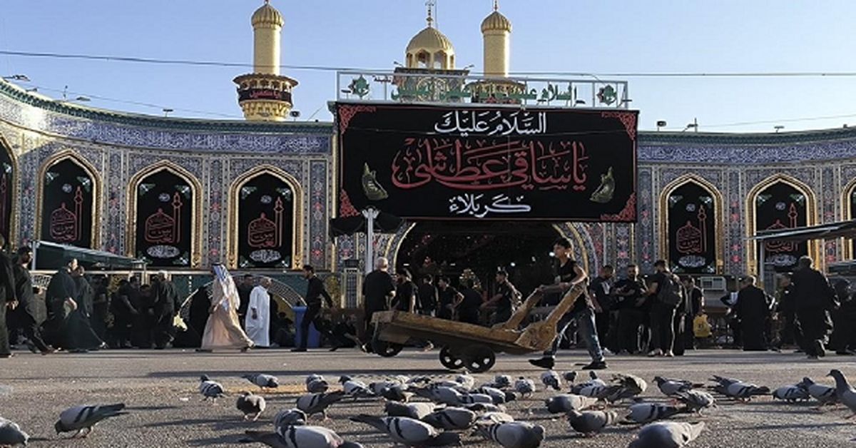 حرم حضرت ابوالفضل (ع) در آستانه سالروز وفات ام‌البنین (س) سیاهپوش شد