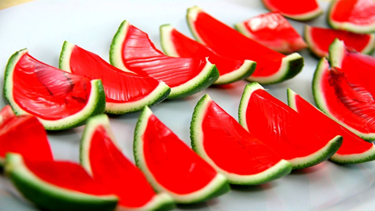
طرز تهیه انواع ژله هندوانه‌ای برای شب یلدا/ تصاویر
