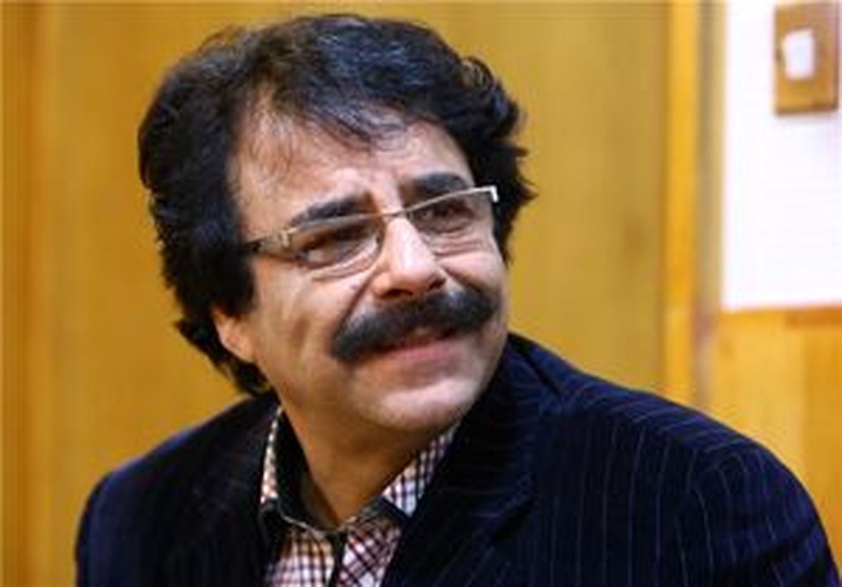 علیرضا افتخاری در سوگ مادر