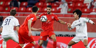 کریمی رودرروی هم‌تیمی‌های سابق در استقلال