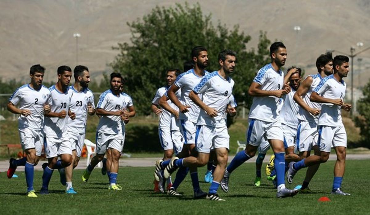 حضور بازیکن سابق پرسپولیس در تمرین استقلال