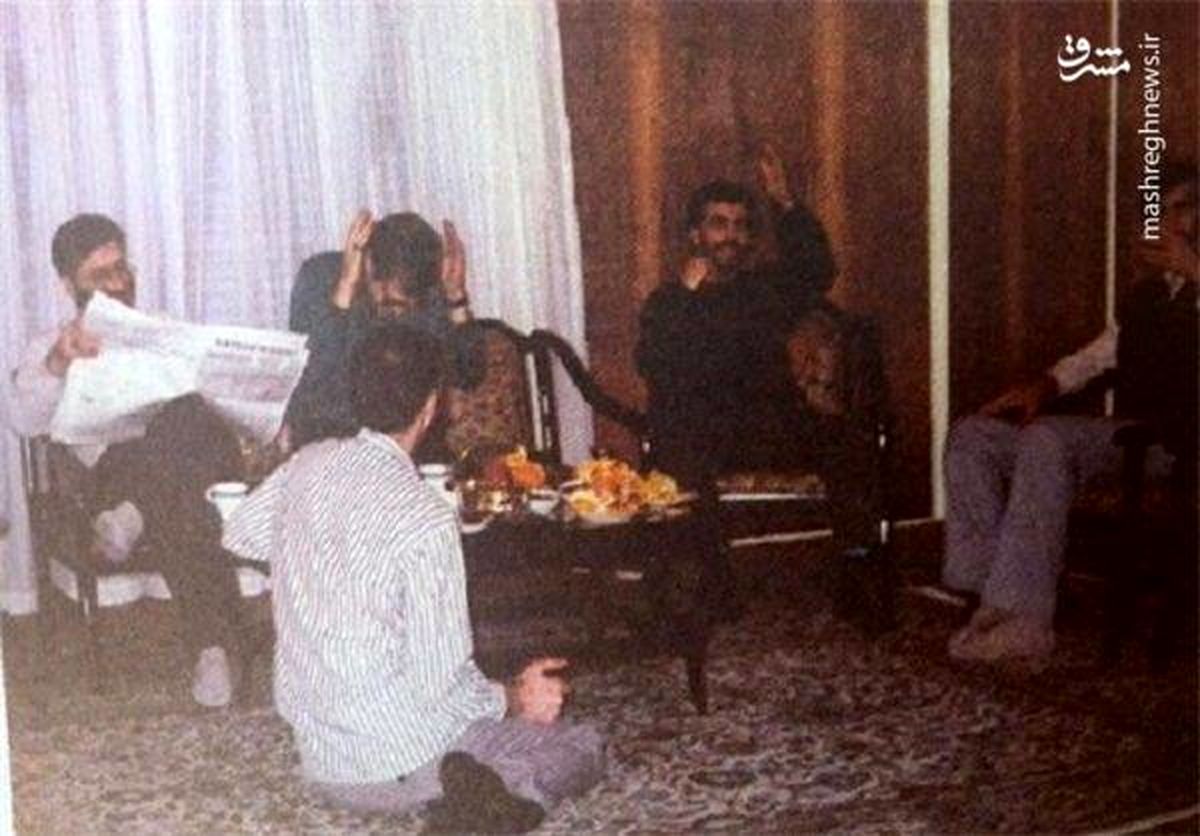 مرحوم طالب‌زاده در کنار شهید آوینی+عکس