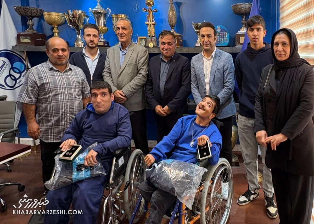 سورپرایز  ۲ هوادار متعصب استقلال+عکس 