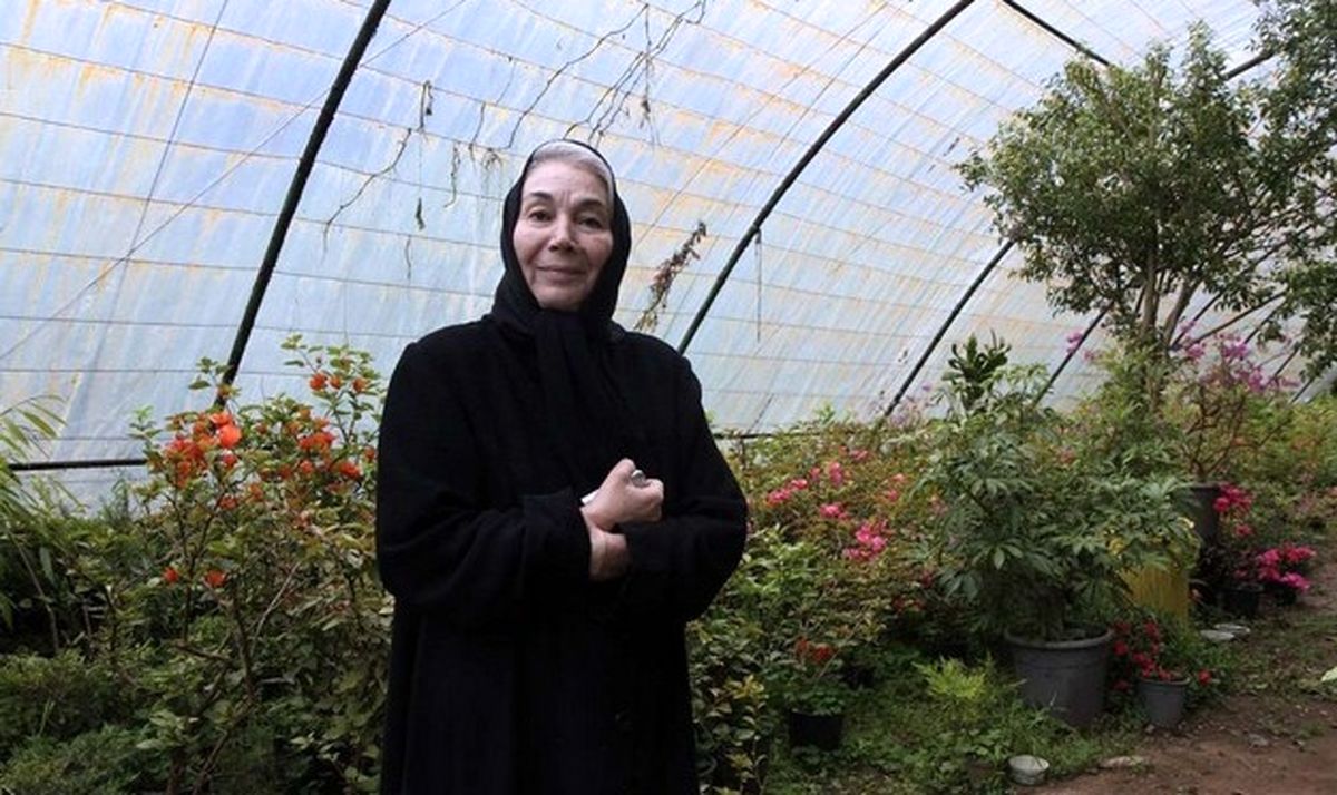 علت زندگی خانم بازیگر در روستا