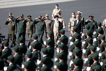 مراسم مشترک دانش‌آموختگی دانشگاه‌های نیروهای مسلح با حضور رهبر انقلاب برگزار شد/گزارش تصویری