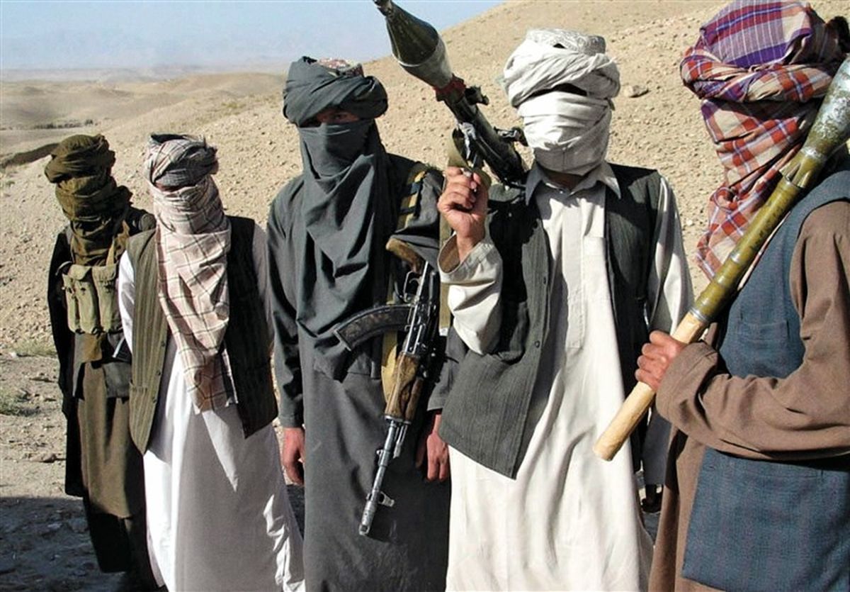 کشته شدن ۱۸ نظامی افغان در درگیری با طالبان