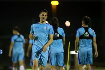 اقدام عجیب مهاجم جنجالی استقلال+عکس