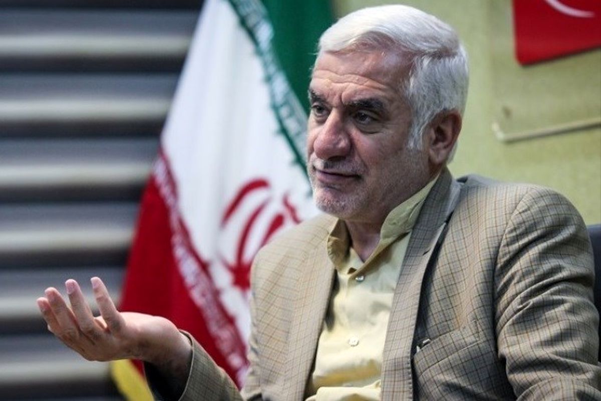 اظهارات جنجالی نماینده مجلس درباره احمدی نژاد