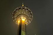 نقش «چهره مردمی 1400» بر تن نمادهای شهری پایتخت