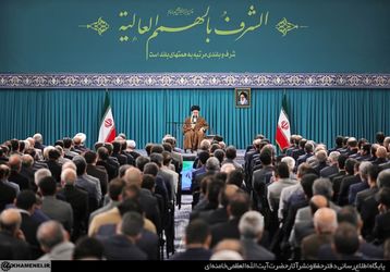 دیدار جمعی از تولیدکنندگان و فعالان اقتصادی با رهبر انقلاب/گزارش تصویری