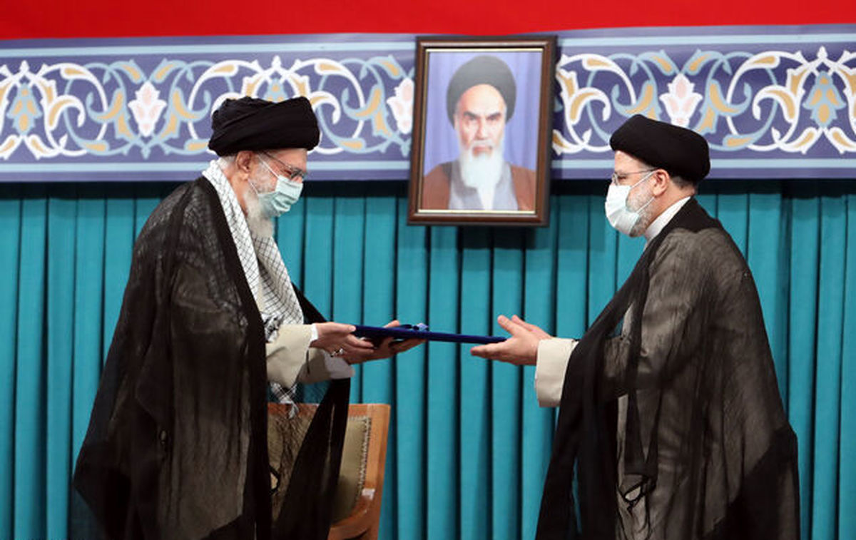 حاشیه های تنفیذ حکم ریاست جمهوری آیت الله رئیسی+فیلم