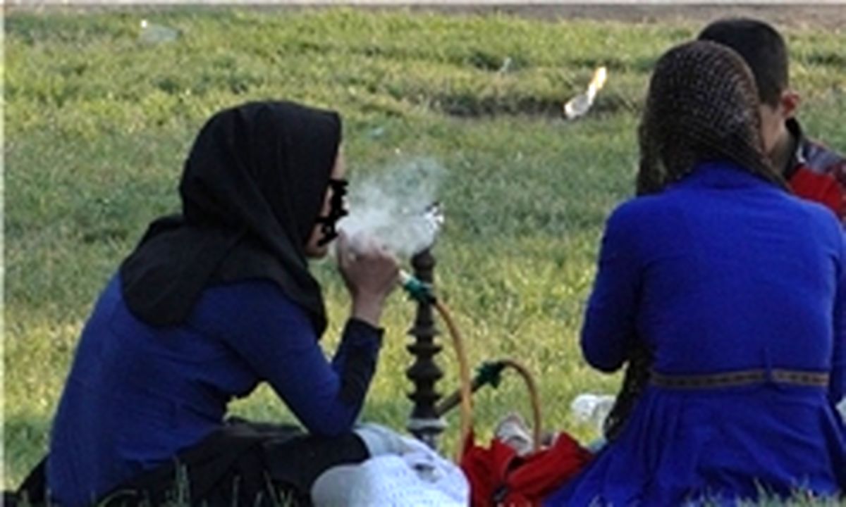 رونق بازار سیگار و قلیان برای دختران