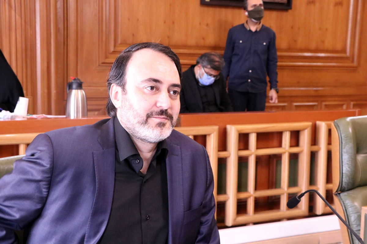 عضو شورای شهر تهران: لغو محدودیت تردد شبانه منجر به کاهش ترافیک می شود
