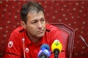 اعتراض سرمربی فولاد به یک سوال توهین‌آمیز