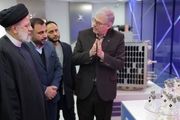 بازدید رئیسی از نمایشگاه دستاوردهای فضایی کشور 