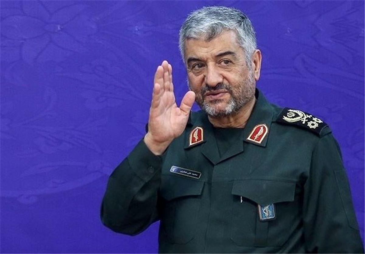 رونمایی از موشک «دزفول» با برد ۱۰۰۰ کیلومتر