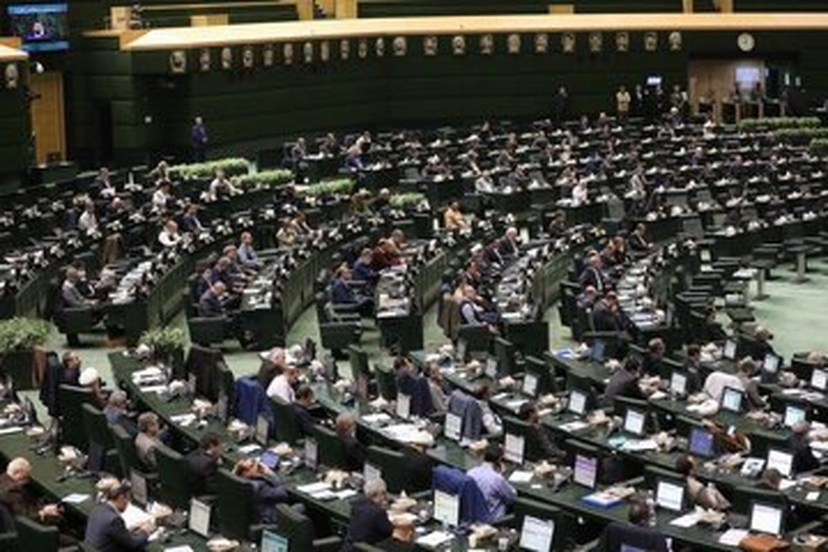 جزییات جلسه غیرعلنی مجلس با وزیر اقتصاد