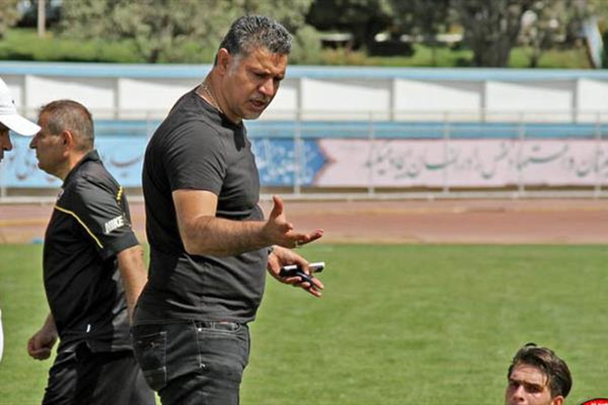 دست رد علی دایی به سینه بازیکن استقلال