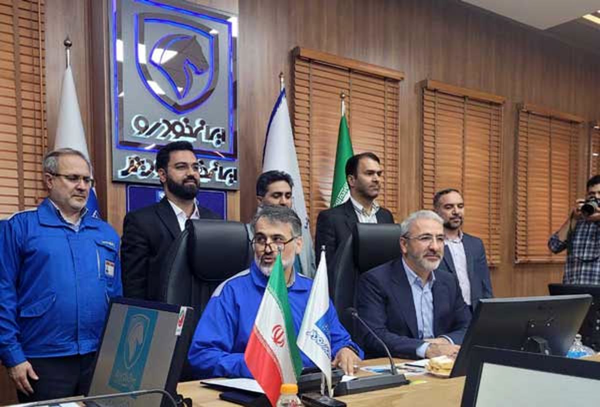 کرج اولین شهر دارای اتوبوس برقی در کشور شد
