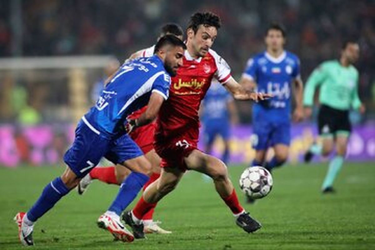 همسر و فررزند ستاره پرسپولیس در تمرین سرخ‌ها