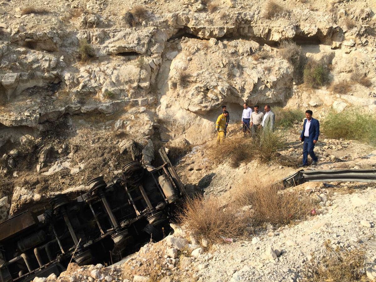 خواب آلودگی راننده تانکر حادثه آفرید