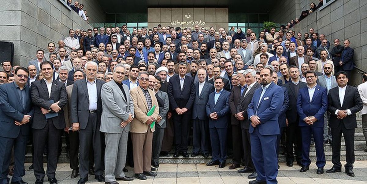بوی تغییر در مدیران بخش مسکن وزارت راه به مشام می‌رسد